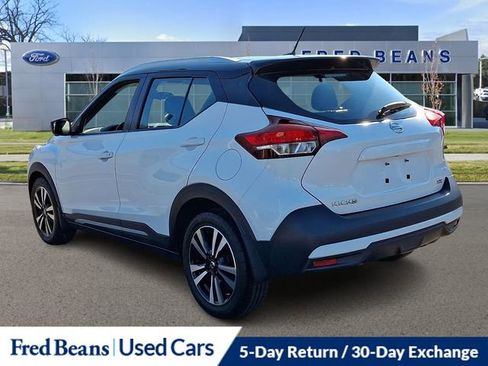 Used 2019 Nissan Kicks SR w/ SR Premium Package FWD image 4
