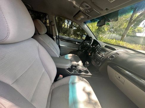 Used 2014 Kia Sorento LX FWD image 28
