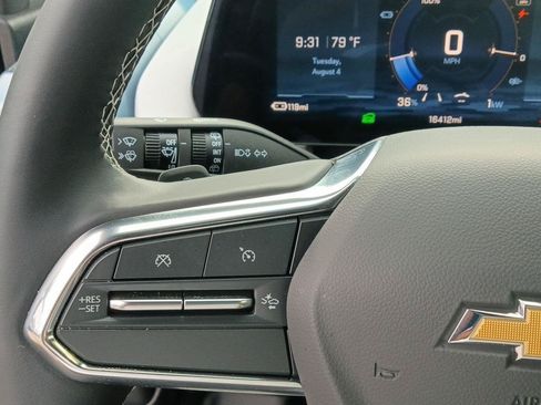 Used 2024 Chevrolet Equinox EV LT FWD image 20