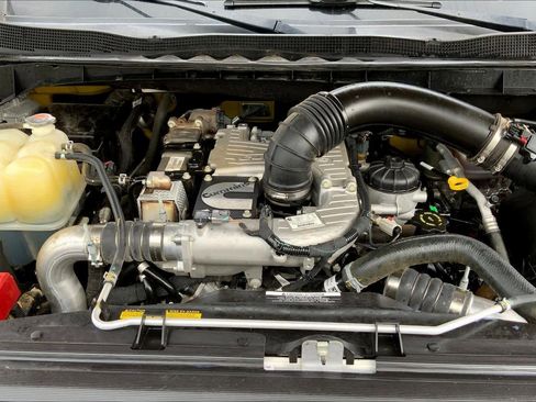 Used 2018 Nissan Titan PRO-4X w/ Pro-4x Utility Package image 31