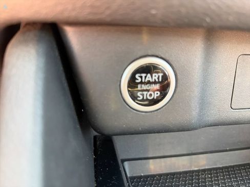 Used 2023 Nissan Rogue S FWD image 23