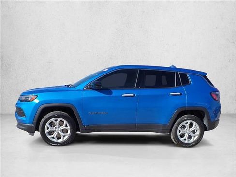 Used 2024 Jeep Compass Sport AWD/4WD image 2