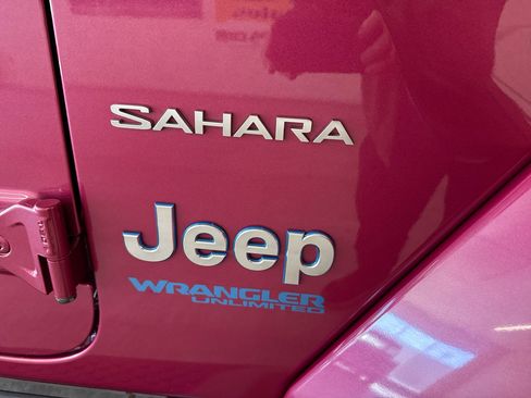 Used 2021 Jeep Wrangler Unlimited Sahara w/ Cold Weather Group image 76