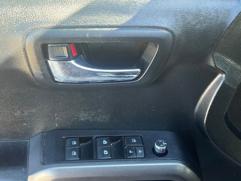 Used 2016 Toyota Tacoma TRD Off-Road image 22