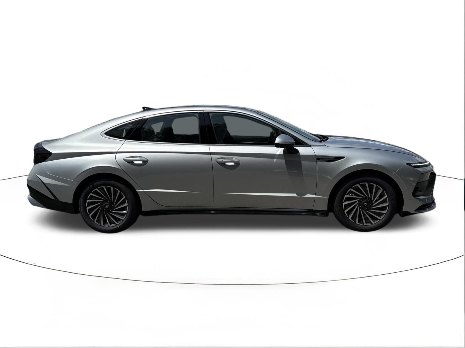 New 2026 Hyundai Sonata SEL FWD image 2