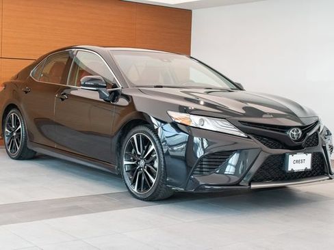Used 2019 Toyota Camry XSE FWD image 5