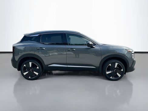 New 2026 Nissan Kicks SR image 9