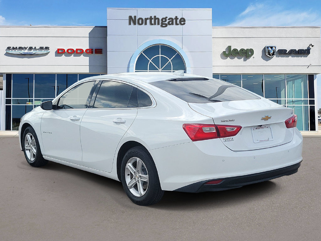 Used 2024 Chevrolet Malibu LT FWD image 3