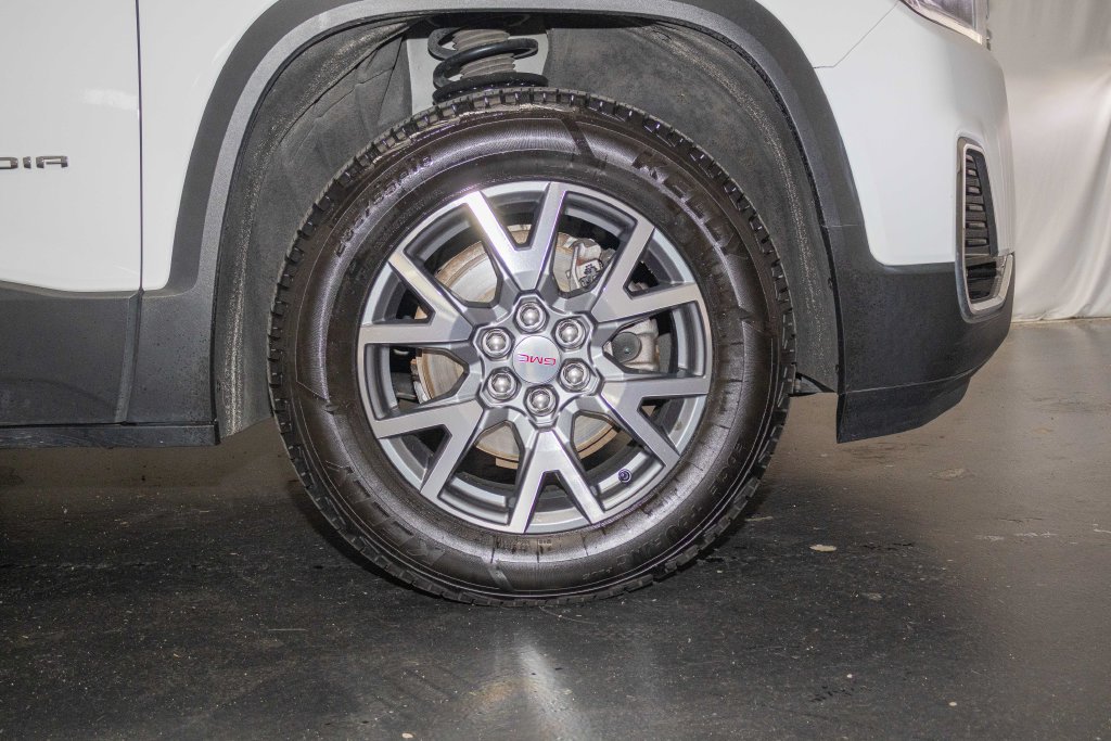 Used 2023 GMC Acadia SLT AWD/4WD image 7