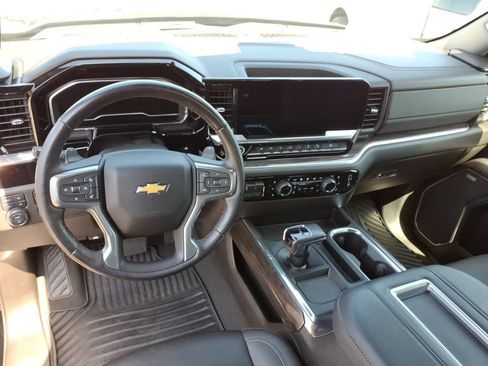 Used 2022 Chevrolet Silverado 1500 LTZ w/ LTZ Convenience Package II AWD/4WD image 22