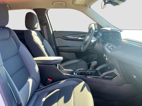 Used 2024 Chevrolet TrailBlazer LS w/ LS Convenience Package image 25