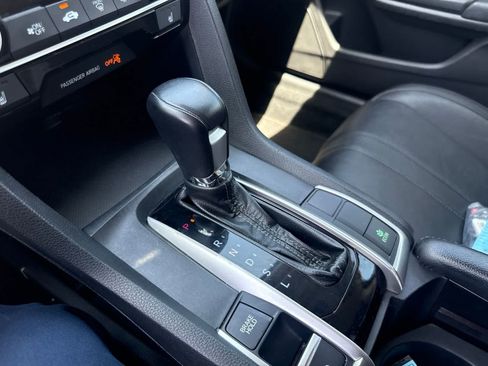 Used 2017 Honda Civic Touring image 29
