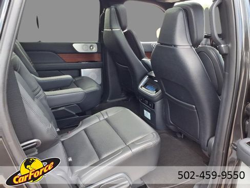 Used 2024 Lincoln Navigator L Reserve image 12