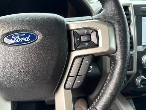 Used 2019 Ford F150 Lariat w/ Equipment Group 502A Luxury AWD/4WD image 33
