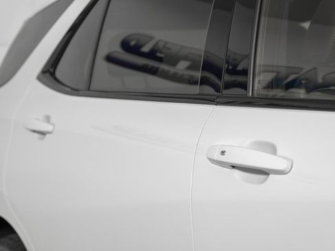 Used 2022 Chevrolet Equinox RS w/ LPO, Floor Liner Package image 19