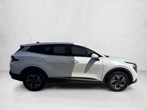 Used 2023 Kia Sportage LX FWD image 4