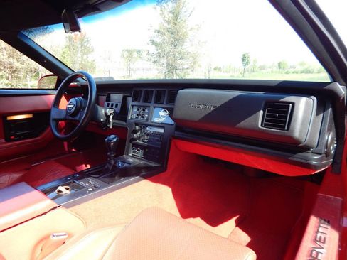 Used 1988 Chevrolet Corvette Convertible RWD image 15
