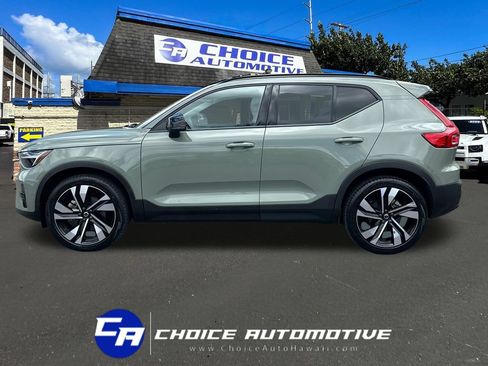 Used 2023 Volvo XC40 B5 Ultimate w/ Protection Package Premier AWD/4WD image 3