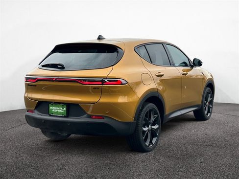 New 2024 Dodge Hornet GT image 6