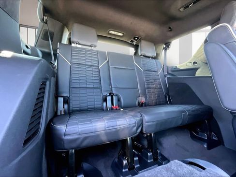 Used 2025 Cadillac Escalade Sport Platinum w/ LPO, ONYX Package image 28