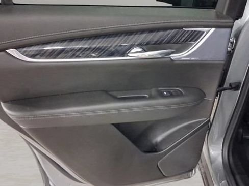 Used 2024 Cadillac XT6 Premium Luxury FWD image 24