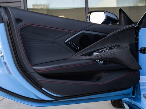 Used 2025 Chevrolet Corvette Z06 w/ Stealth Interior Trim Package RWD image 21