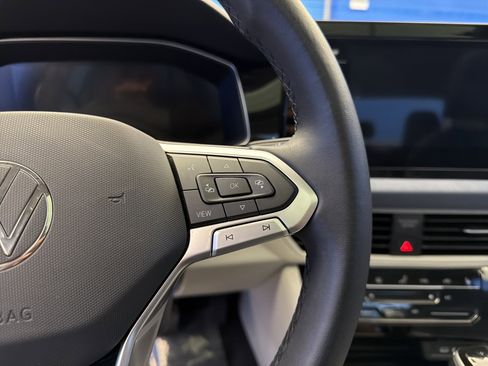 Used 2025 Volkswagen Jetta SE image 17