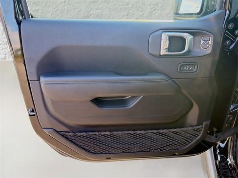 Used 2022 Jeep Wrangler Unlimited Rubicon 4xe image 23