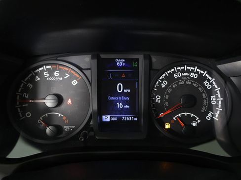 Used 2018 Toyota Tacoma SR w/ SR Convenience Package RWD image 34