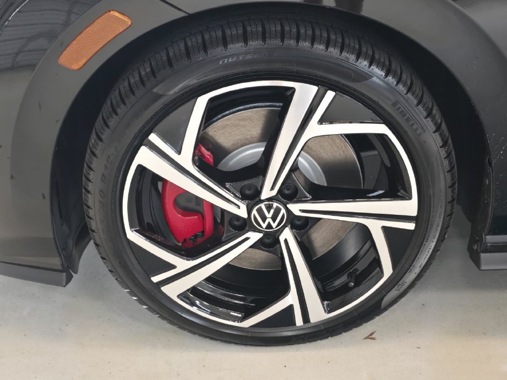 New 2026 Volkswagen GTI SE FWD image 9
