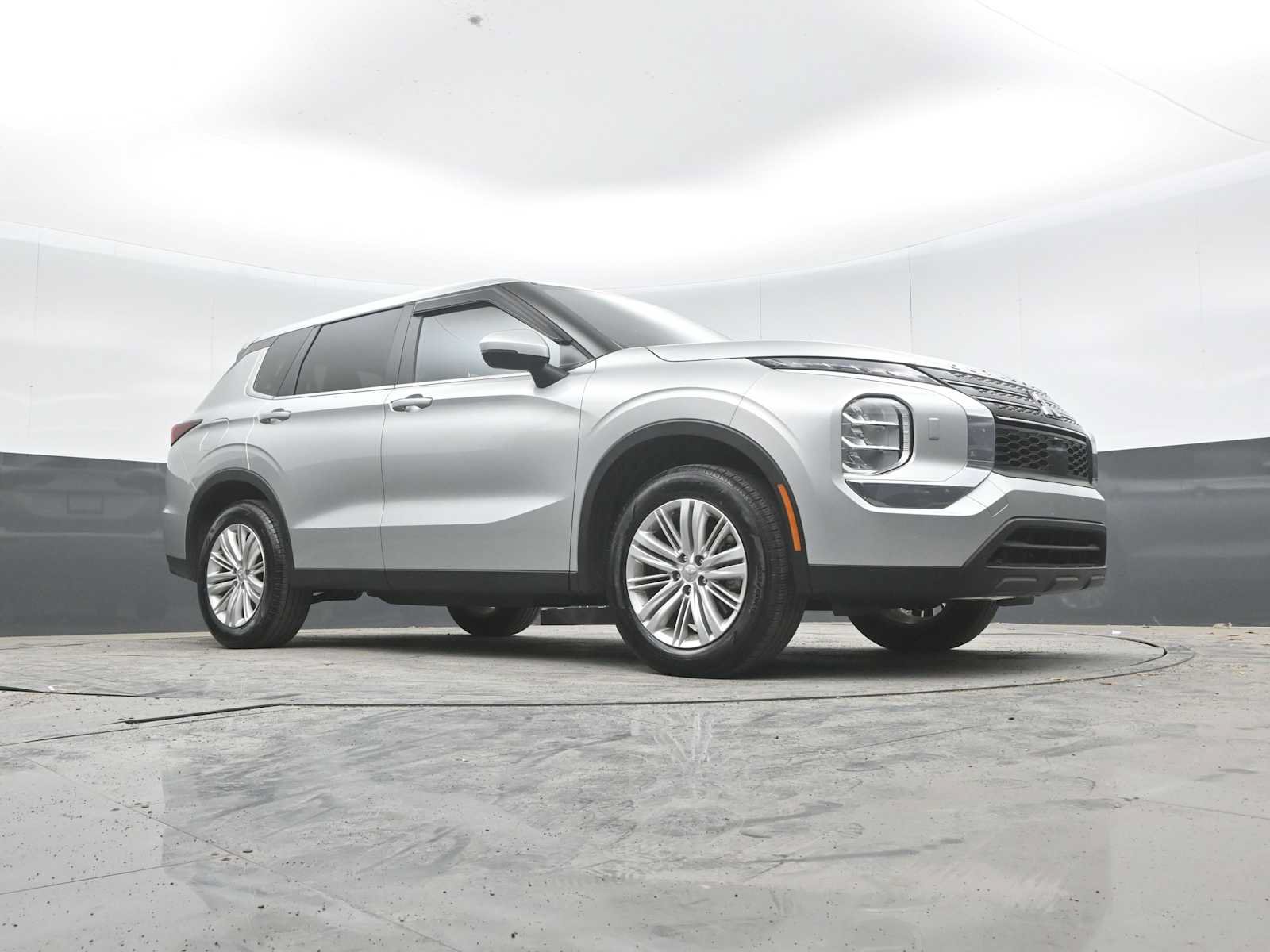 Used 2024 Mitsubishi Outlander ES AWD/4WD image 43