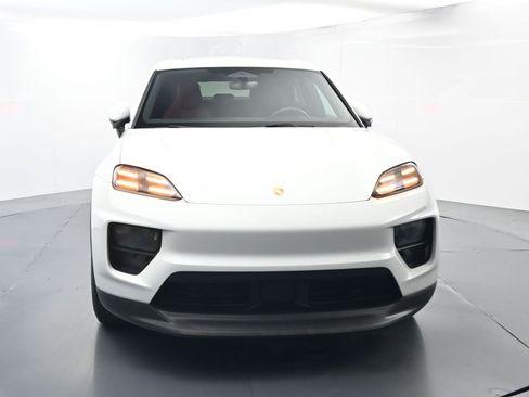 Used 2025 Porsche Macan Electric image 18