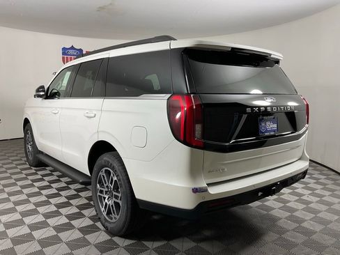 New 2026 Ford Expedition Active RWD image 5