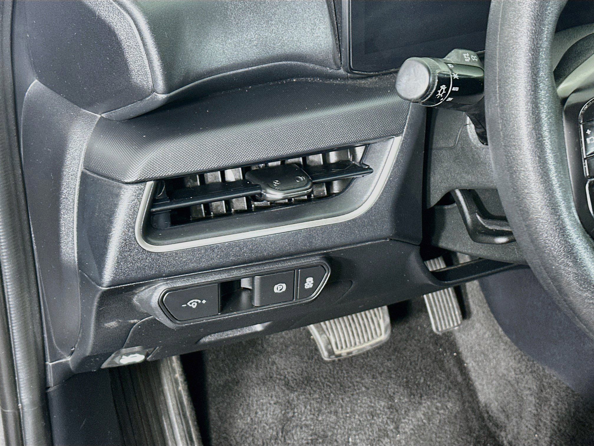 Used 2025 Kia K4 FWD image 17