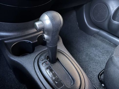 Used 2013 Nissan Versa SV image 21