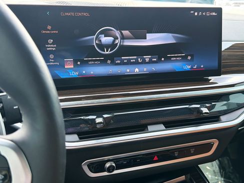 Used 2026 BMW X7 xDrive40i w/ Executive Package AWD/4WD image 29