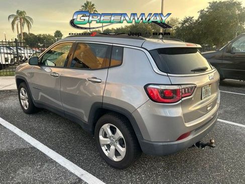 Used 2018 Jeep Compass Latitude FWD image 5