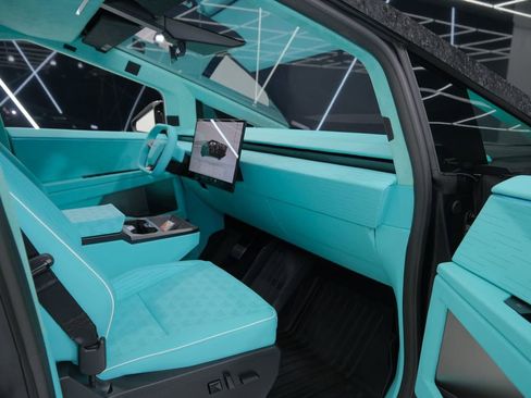 Used 2025 Tesla Cybertruck AWD Crew Cab image 47