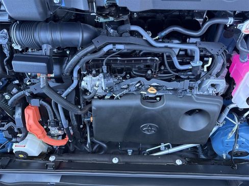 Used 2025 Toyota RAV4 SE image 40