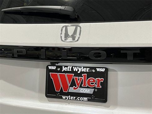 New 2025 Honda Pilot EX-L image 16