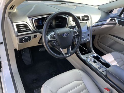 Used 2020 Ford Fusion SEL FWD image 13
