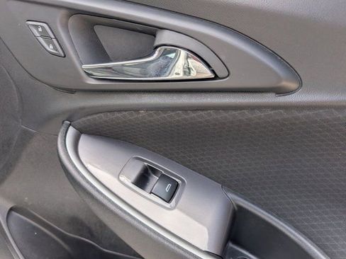 Used 2023 Chevrolet Malibu LT image 32