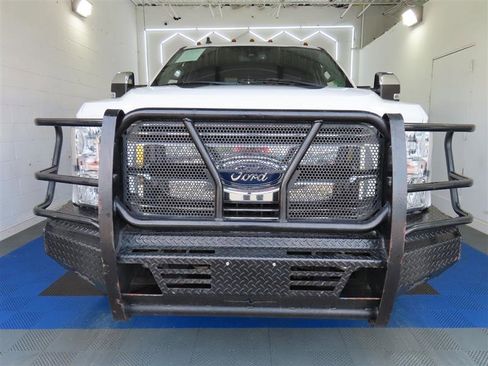 Used 2019 Ford F350 Lariat w/ Lariat Ultimate Package image 2