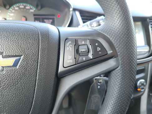 Used 2017 Chevrolet Trax LT FWD image 19