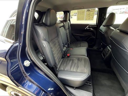 Used 2024 Mitsubishi Outlander SE Black Edition image 26