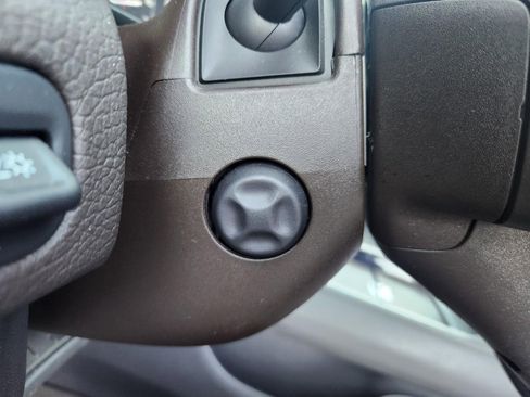 Used 2021 GMC Yukon XL Denali w/ Denali Premium Package image 25