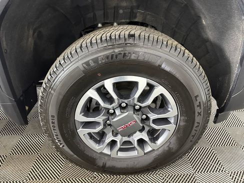 Used 2025 GMC Sierra 2500 SLE AWD/4WD image 34