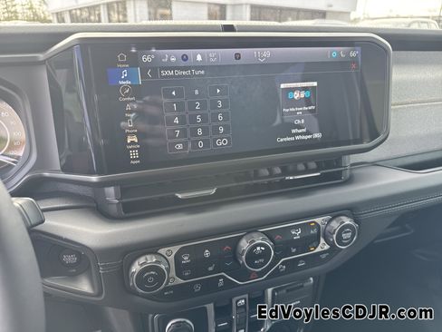 Certified 2024 Jeep Wrangler Sahara w/ Technology Group image 32