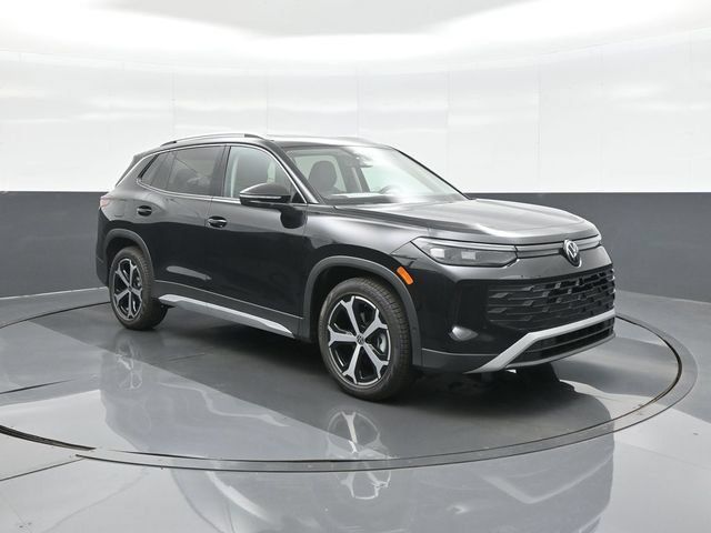 New 2026 Volkswagen Tiguan SE FWD image 1