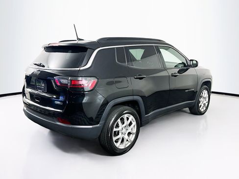 Used 2023 Jeep Compass Latitude w/ Sun and Sound Group AWD/4WD image 9